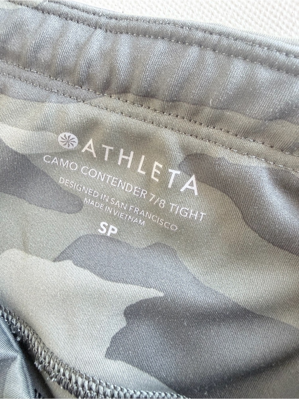 Athleta Camo Contender 7/8 High Rise Pocket Leggings Gray Green SP Small Petite - Picture 4 of 12